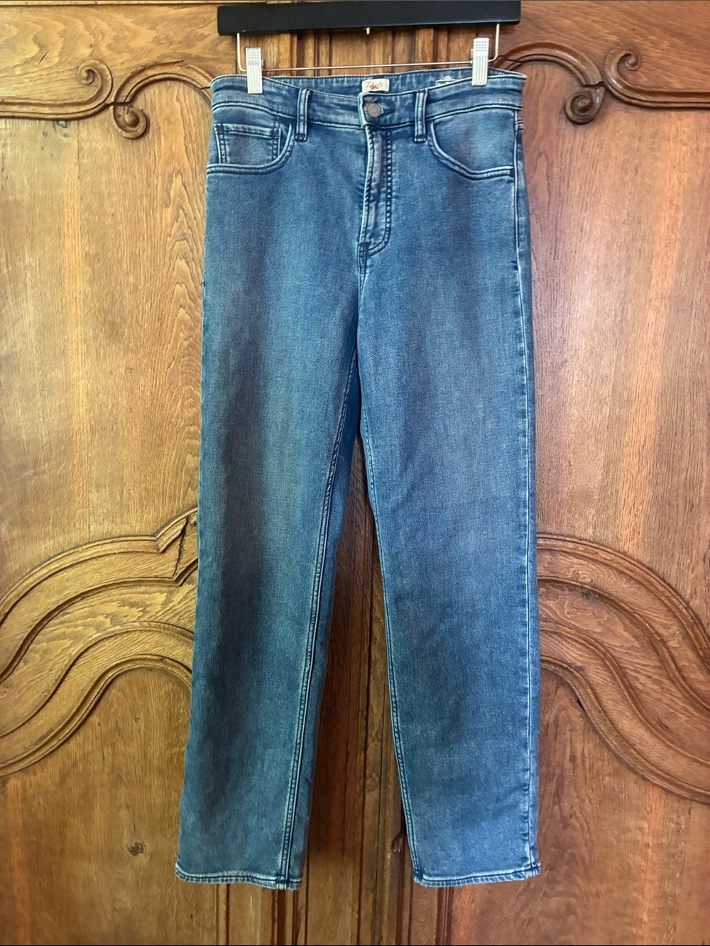 Faherty women’s stretch terry straight leg jeans Riverton wash